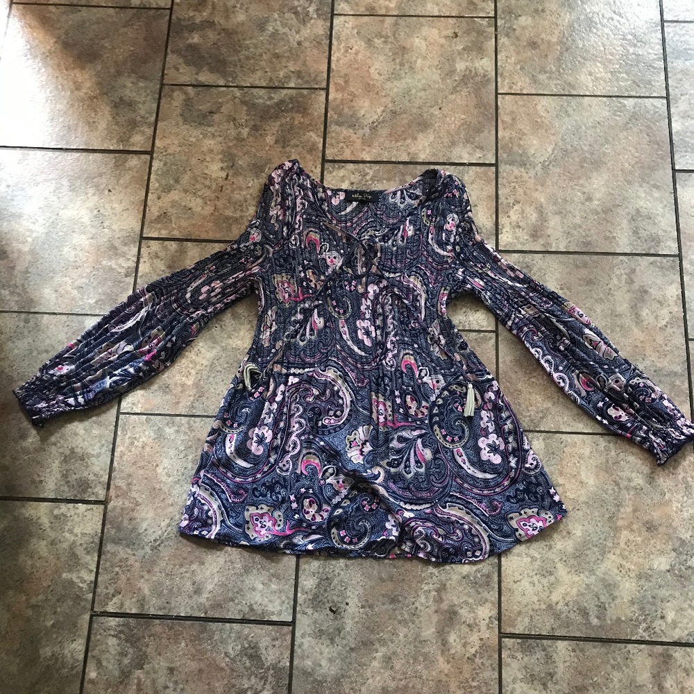 Patterned 70's vibes shirt